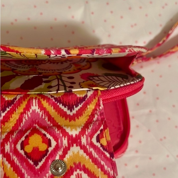 Vera Bradley Vibrant Pink and Yellow Patterned Women's Wallet NWOT - Picture 6 of 7